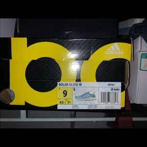 Women’s running shoe